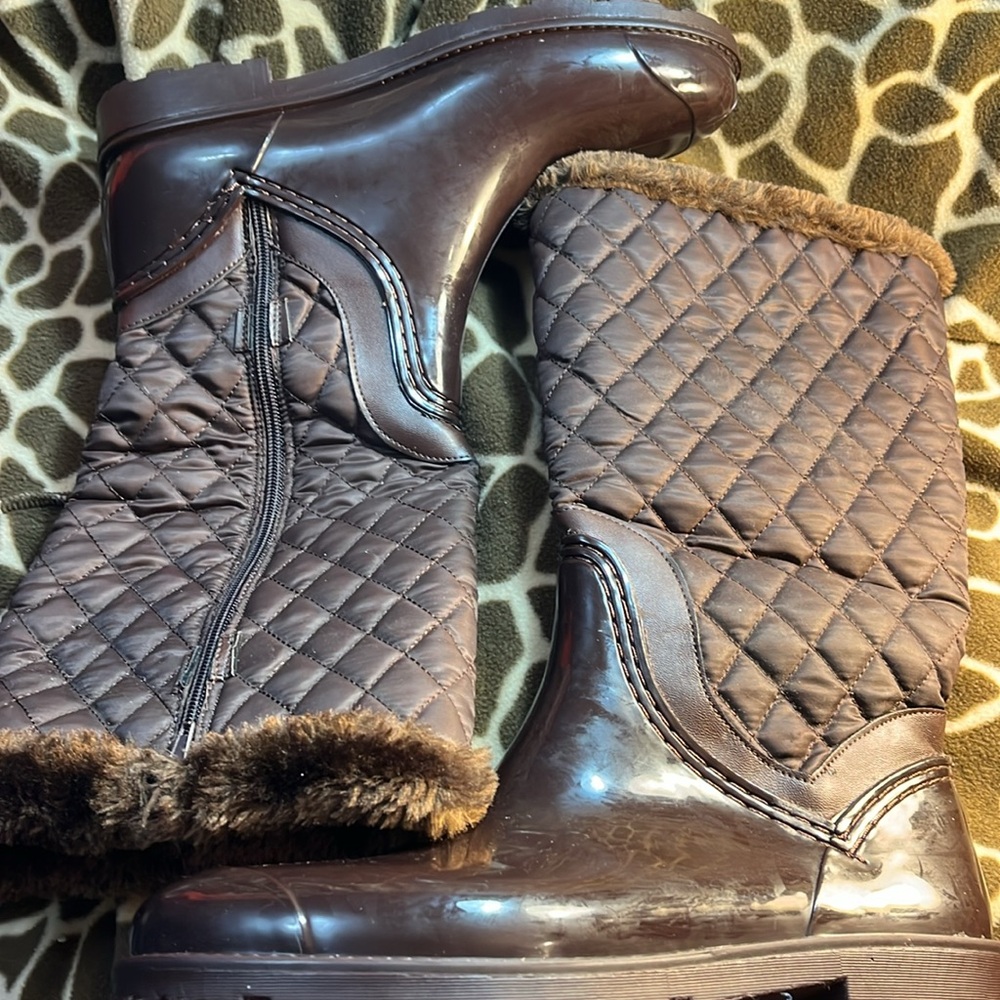Bamboo Women’s Rain/Water Faux Fur Boots - Picture 2 of 8